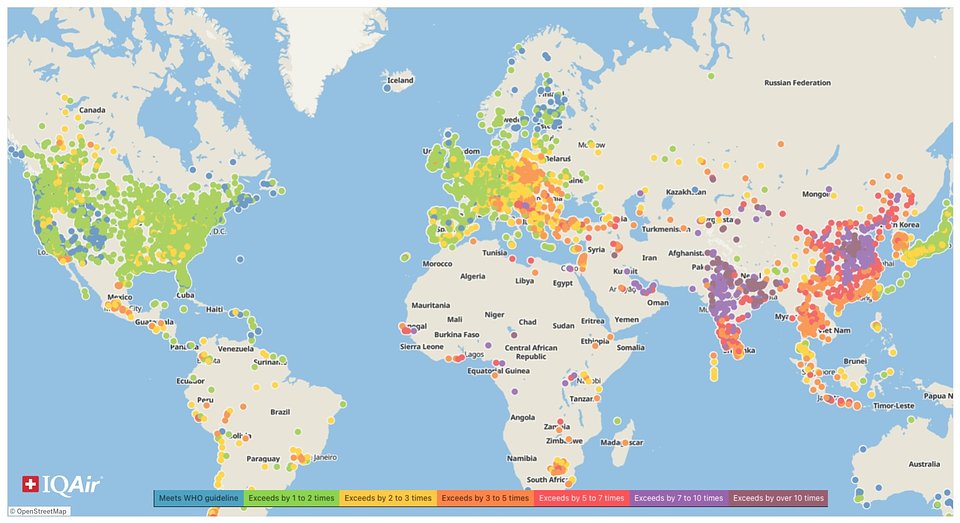 Mapa z wynikami nowego raportu IQAir z 2005 r. Kolor oznacza wielokrotność przekroczenia zalecanego przez WHO średniorocznego poziomu pyłów PM2.5 (5 μg/m)