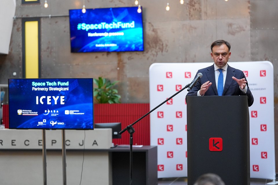 Low-res-Spacefund-short-MZ304837.jpg