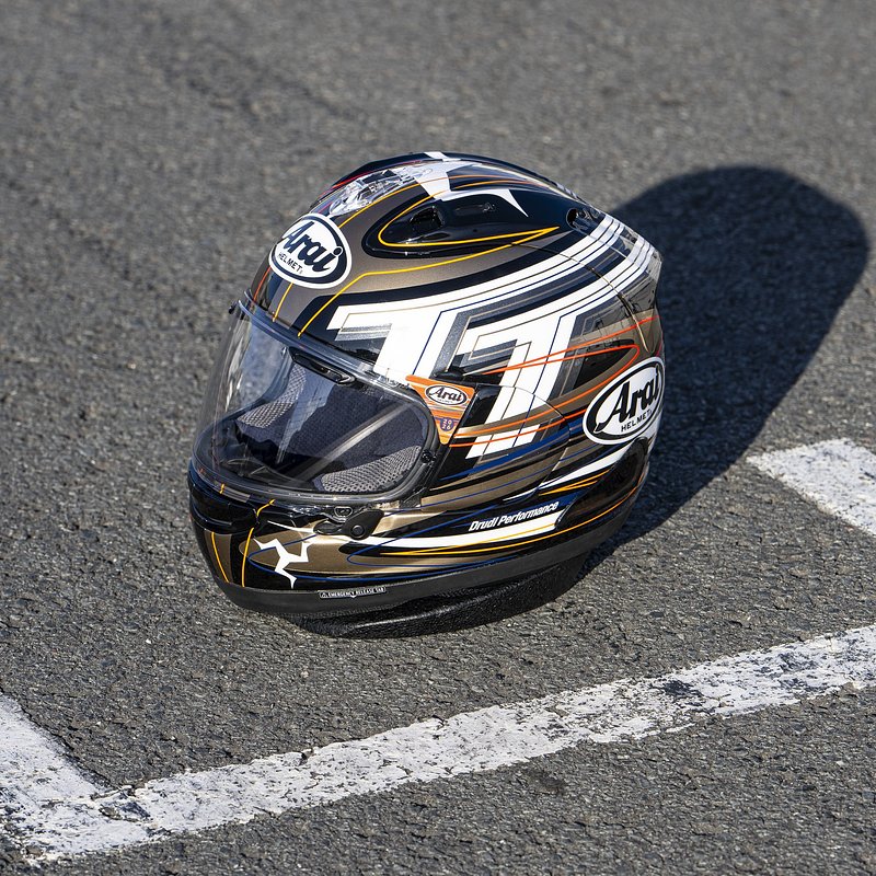 Arai_2026_IoM_TT_RX-7V EVO_Z9A_9719.jpg