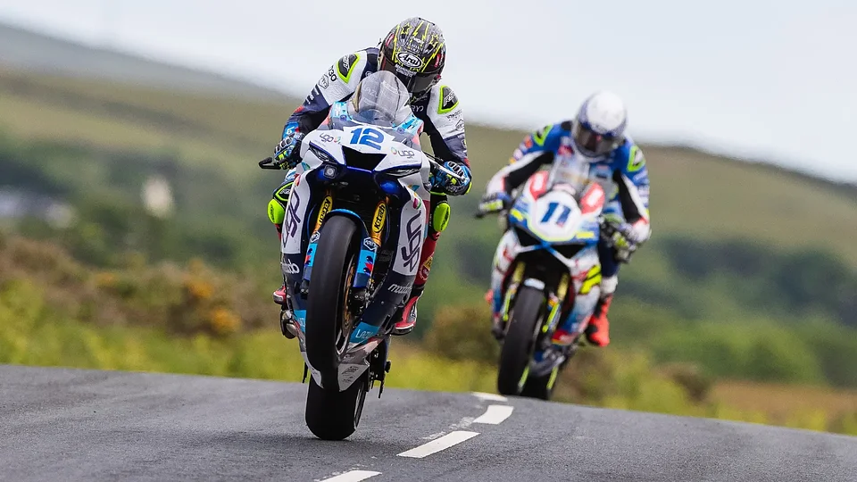 Hutchinson-hutchinson-supersport-rhencullen-jpg.webp