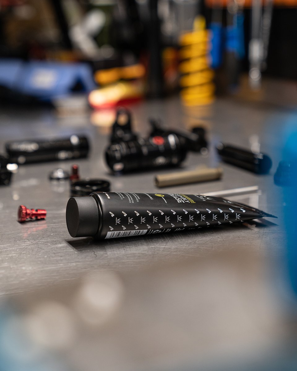 Peaty_s Suspension Assembly Grease Image 5.jpg