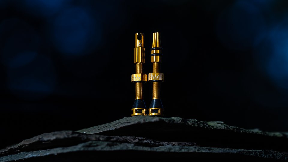 Gold- Holeshot Fast Flow Valves Hero.jpg