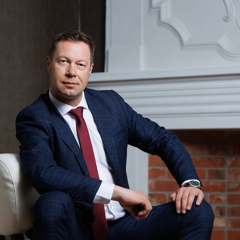 Artur Kozłowski poziom.jpg