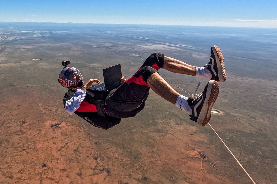 Main PR photo_ASUS ProArt x Red Bull_Dani Roman_freefall editing.jpg
