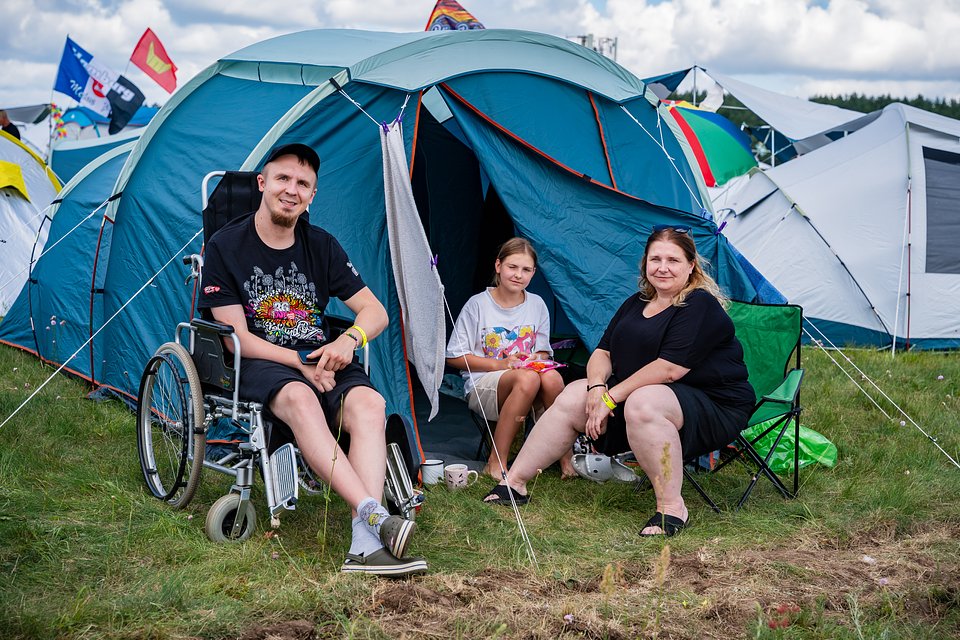 Festiwalowicze na polu namiotowym, fot. Wojciech Fabiszewski