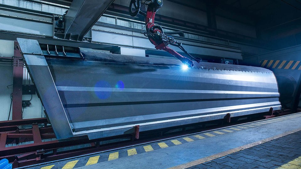 wielton_welding_robot_production_line_05.jpg