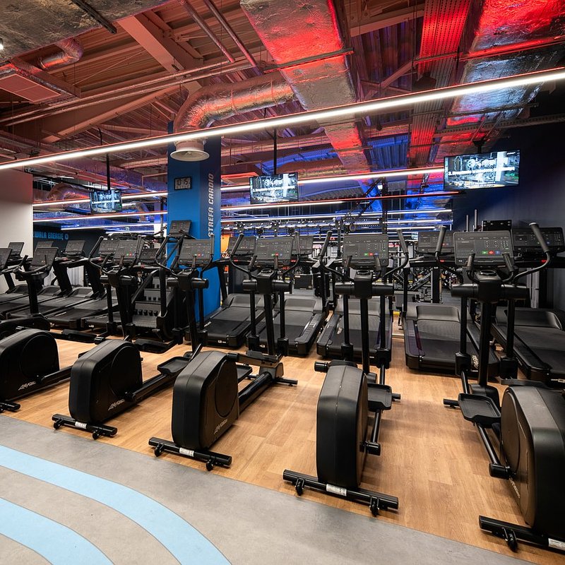zdjęcie klubu fitness.jpg