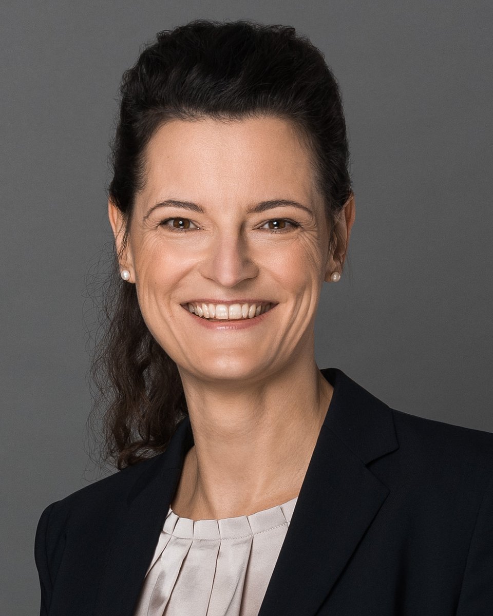 2021 CoBa Sabrina Kensy1319-1-AH_pavelbecker-2 (004).jpg
