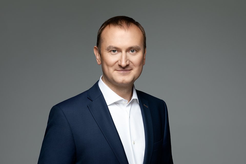 Karol Prażmo, dyrektor zarządzający ds. skarbu i relacji inwestorskich w mBanku.