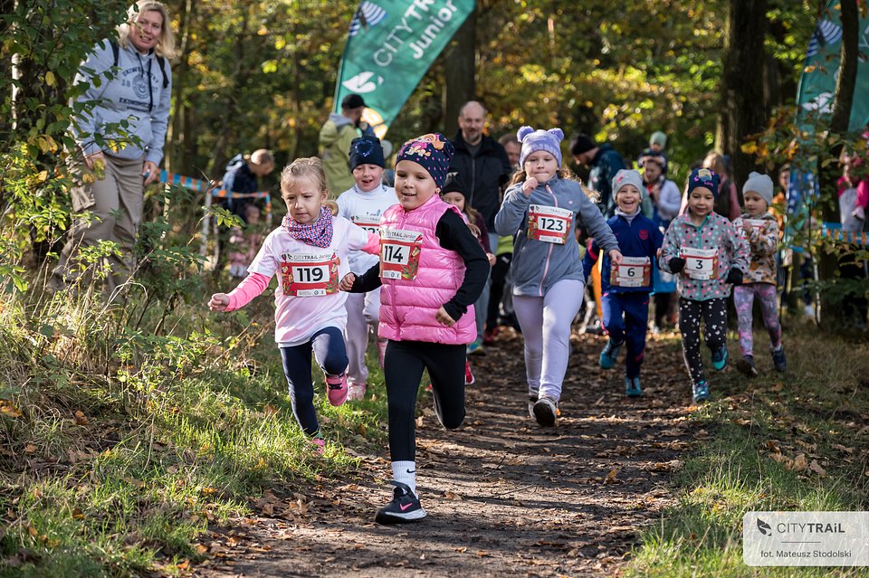 Biegi CITY TRAIL Junior odbywają się na dystansach od 200 m do 1 km (fot. Mateusz Stodolski)