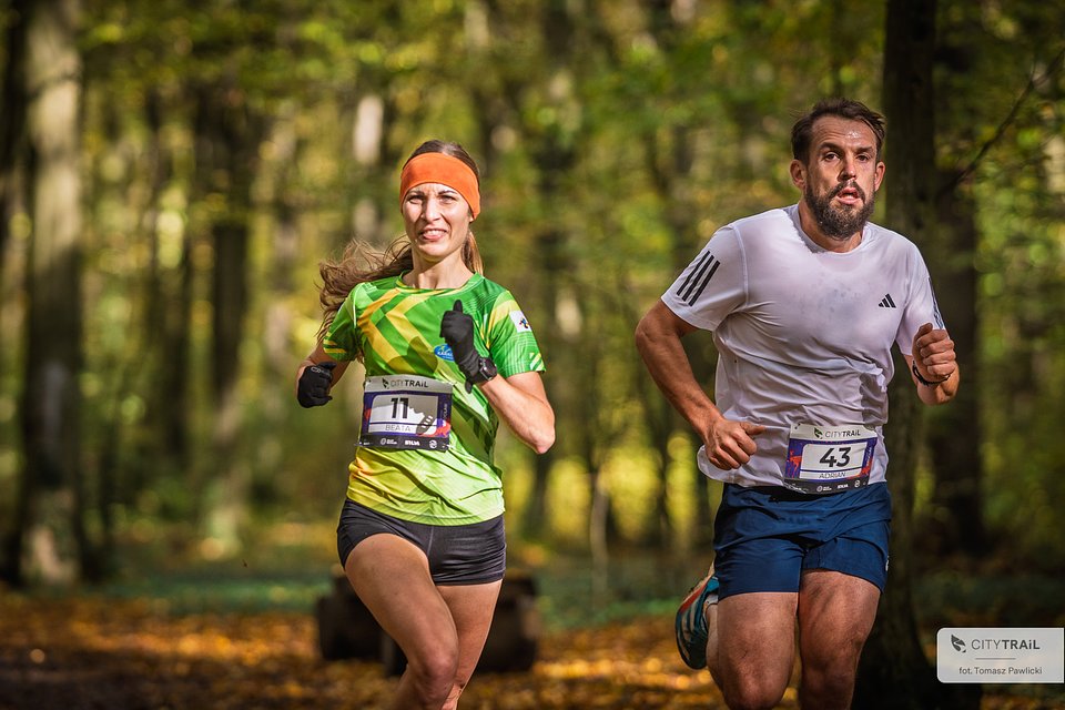 Beata Michałków na trasie dzisiejszego biegu CITY TRAIL (fot. Tomasz Pawlicki)