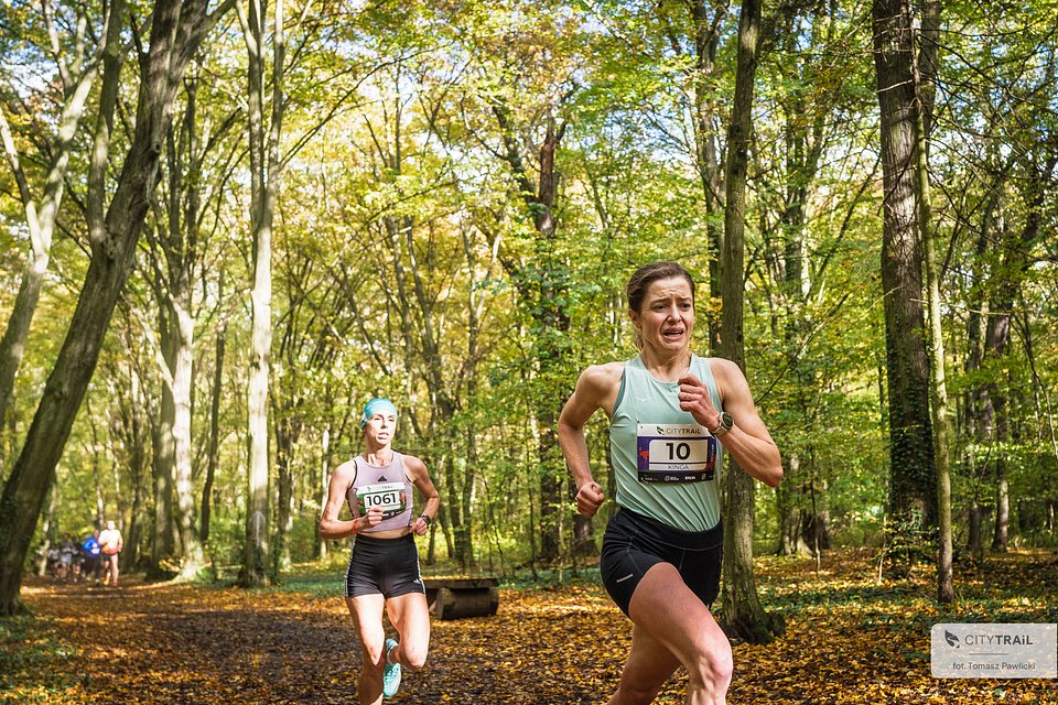 Kinga Kwiatkowska i Magda Bednarczyk na trasie wrocławskiego CITY TRAIL (fot. Tomasz Pawlicki)