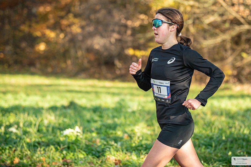 Aleksandra Ferchmin na trasie dzisiejszego biegu CITY TRAIL (fot. Piotr Oleszak)