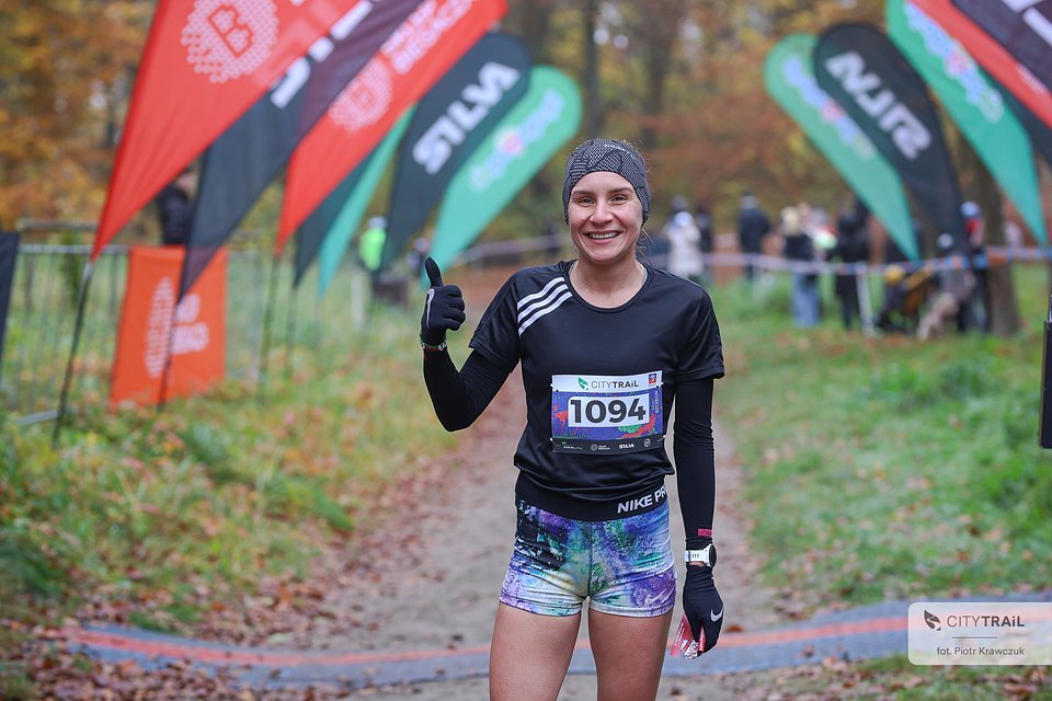 Beata Klimek na mecie dzisiejszego biegu CITY TRAIL (fot. Piotr Krawczuk)