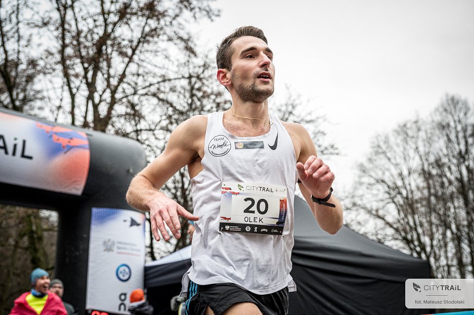Aleksander Wiącek na mecie CITY TRAIL (fot. Mateusz Stodolski)