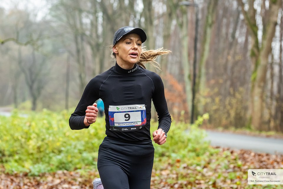 Aleksandra Brzezińska-Gierat na trasie dzisiejszego biegu (fot. Tomasz Czachorowski)