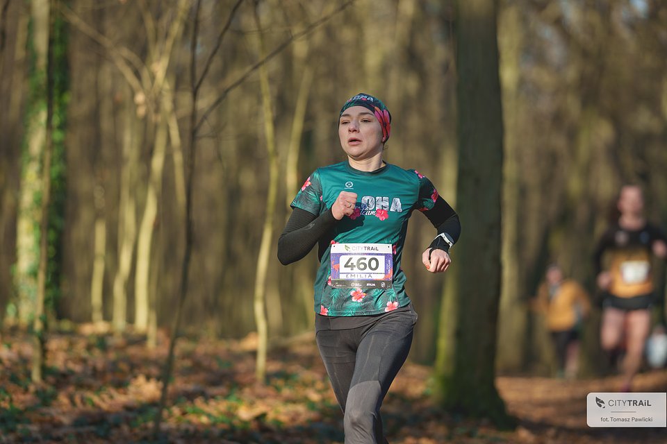 Emilia Liputa na trasie sobotniego biegu (fot. Tomasz Pawlicki)