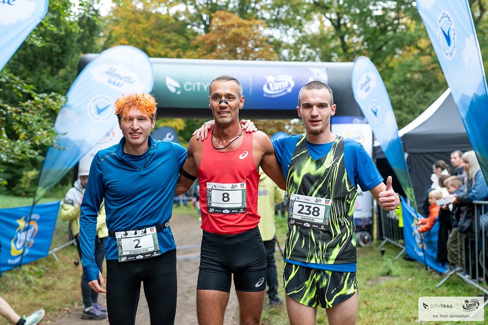 Zwycięzcy biegu CITY TRAIL z Fundacją LOTTO w Szczecinie (fot. Piotr Jarmoliński)