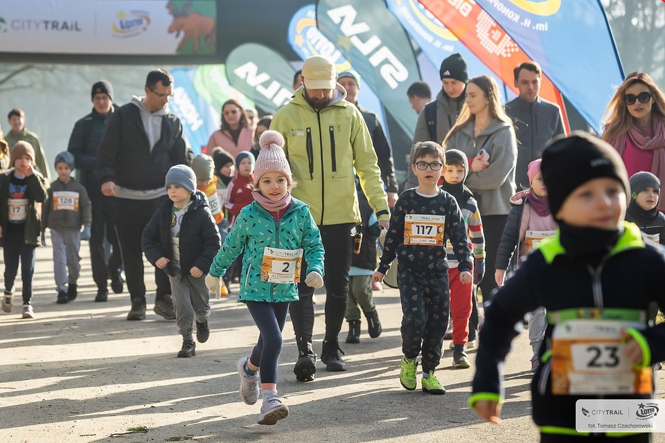 Zawodnicy CITY TRAIL Junior na starcie (fot. Tomasz Czachorowski)