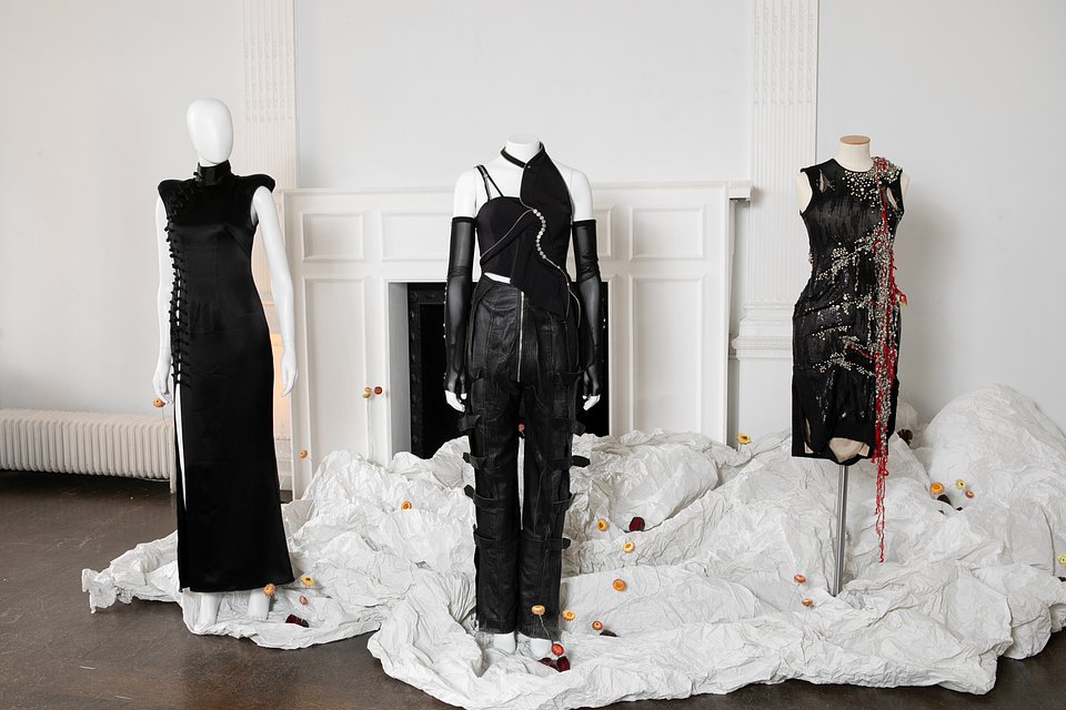 THE THREE VERY STRONG LOOKS FROM JENN LEE COLLECTION