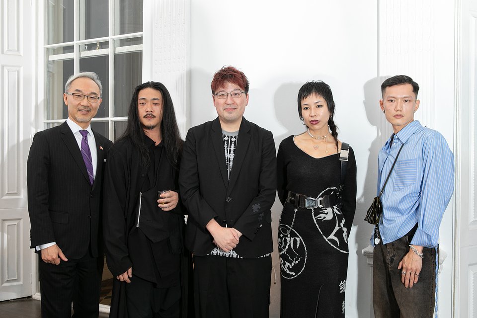 Representative Vincent Chin-Hsiang Yao with all 4 designers .jpg