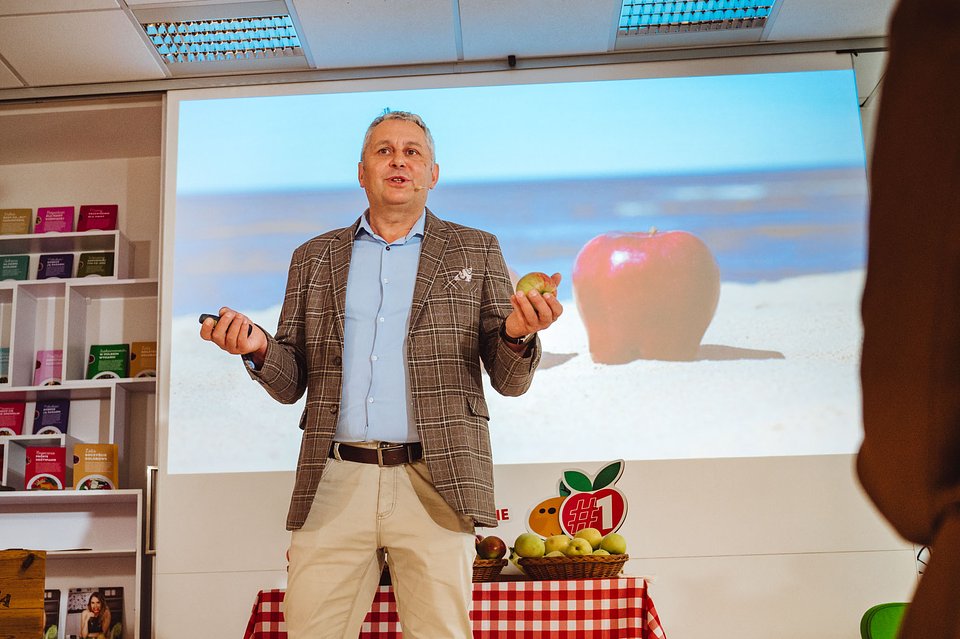 PAULARED Odmiana sierpnia (10).jpg