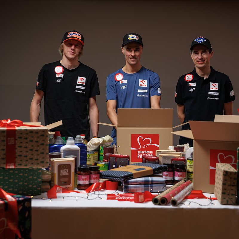 Paczka skoczków (3).jpg