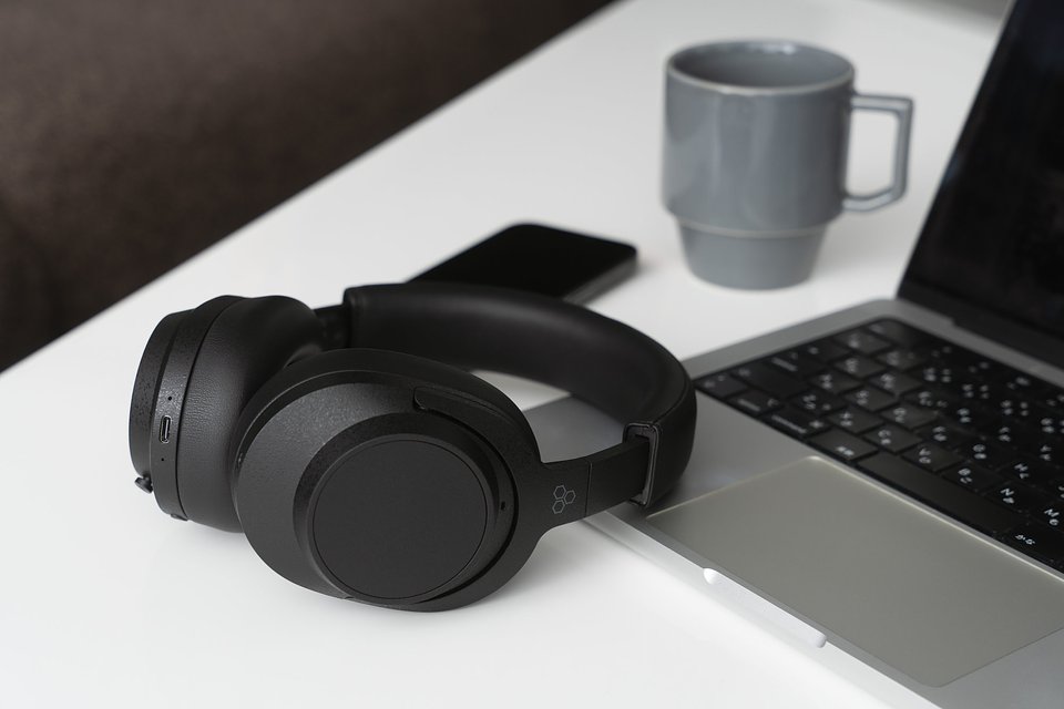 Final UX5000 Lifestyle (1).jpg