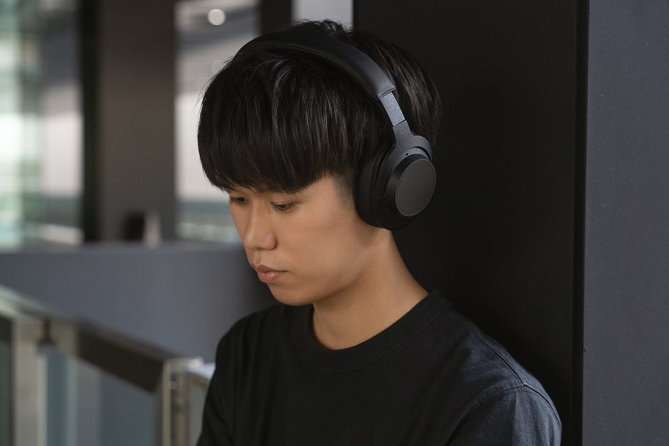 Final UX5000 Lifestyle (5).jpg