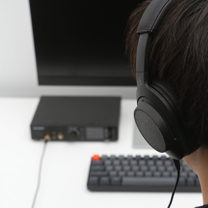 Final UX5000 Lifestyle (2).jpg