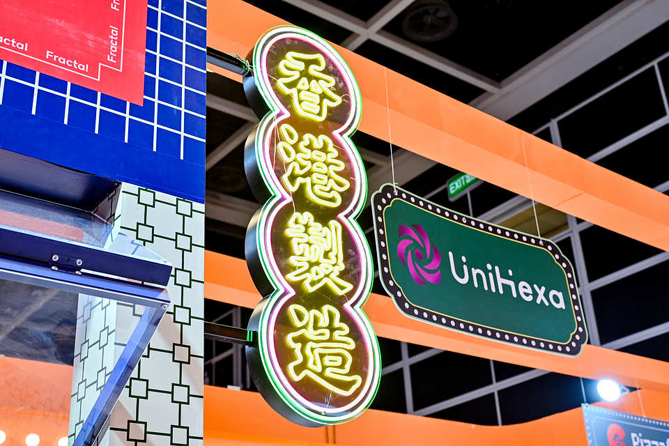 AX8_3218 1.png