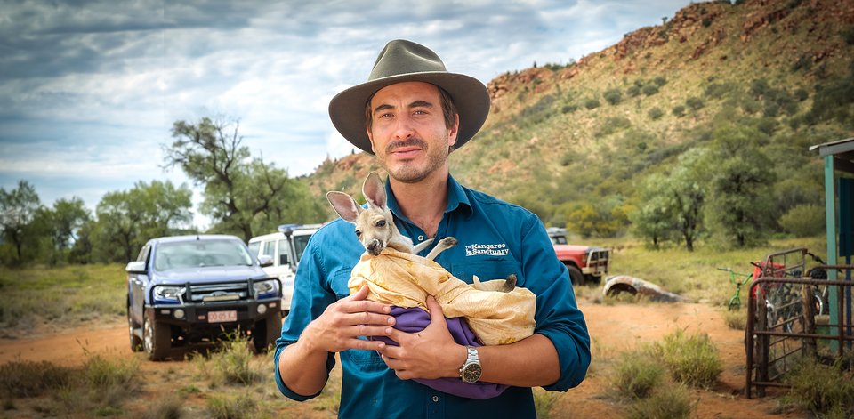 7719x3789 KANGAROO_Ryan Corr (Chris) joey Margot (Liz)_PHOTO CREDIT John Platt__47450394 .jpg