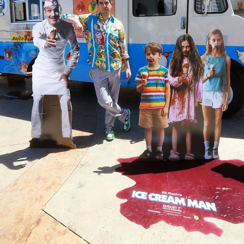Ice-Cream-Man-Photos-CINEMACON-BTS-via-The-Horror-Section-5464x8192-Eli-Roth-CinemaCon-4-Credit-Aaron-Nardi-jpg.jpg