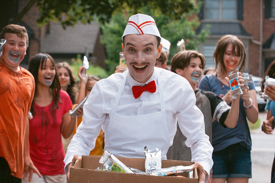 Ice-Cream-Man-Photos-First-Look-Image-First-Look-Image-3600x2400-Ice-Cream-Man-Credit-Valerie-Flores-The-Horror-Section-off-jpg.jpg