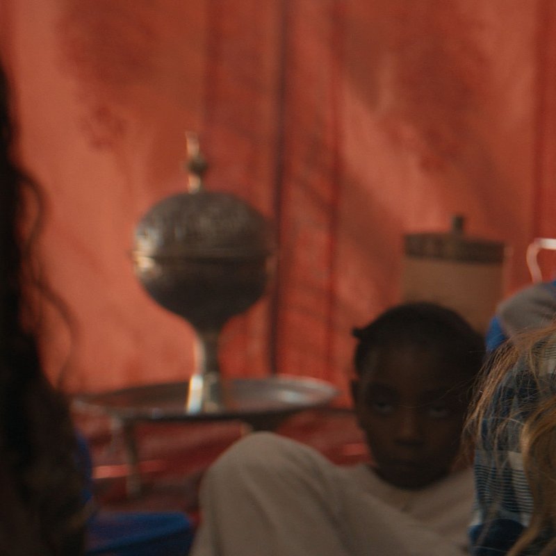 L-Enfant-du-desert-Stills-Press-Photos-4096x1716-LEDD-STILLS-4096x1716-R709-1.jpg