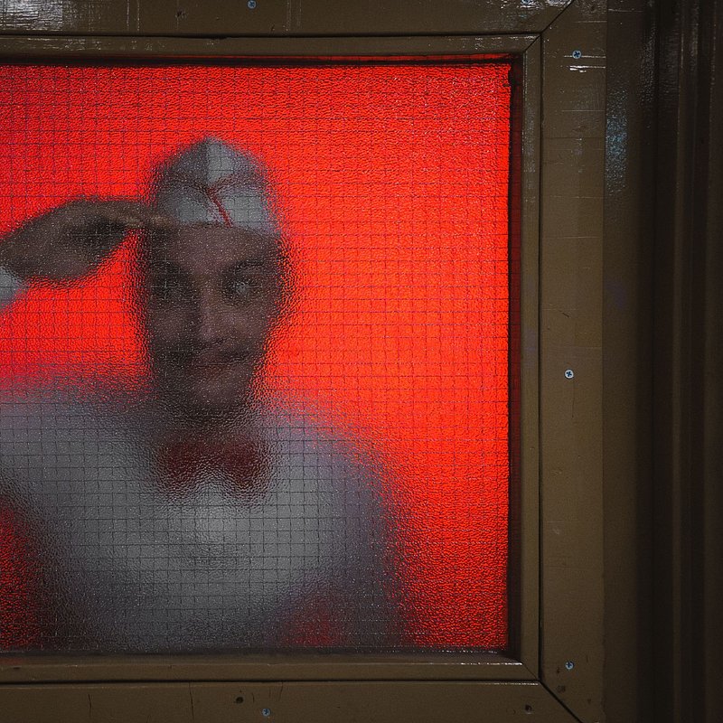 Ice-Cream-Man-Stills-Press-Photos-STILLS-Ari-Millen-as-Ice-Cream-Man-in-the-horror-film-ICE-CREAM-MAN-a-release-from-The-Horror-Section-and-STUDIOCANAL-3162x2108-ICM-3-jpeg.jpg