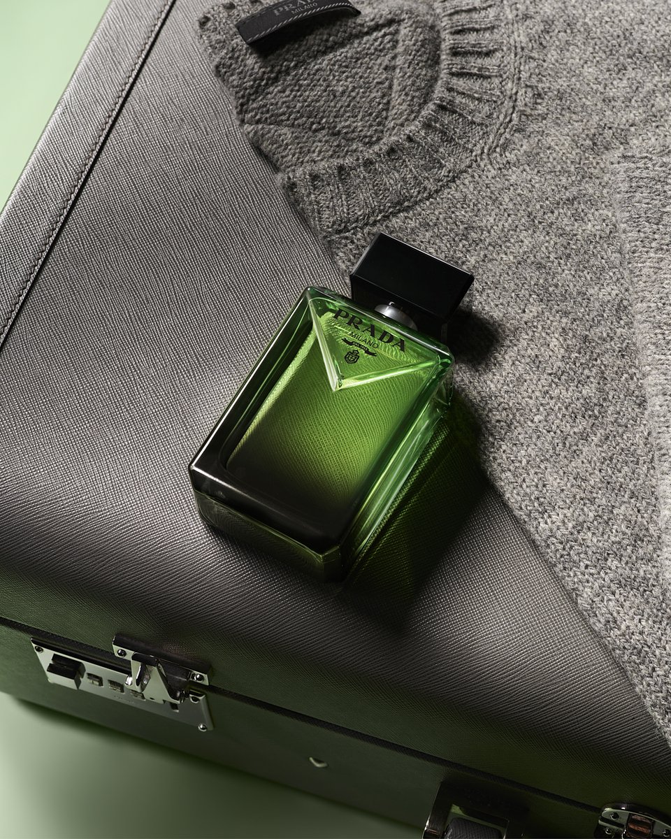 Prada_25_Prototype_EDP_100ML_Still Life_Pradaness_2_4x5_3614274172997.jpg