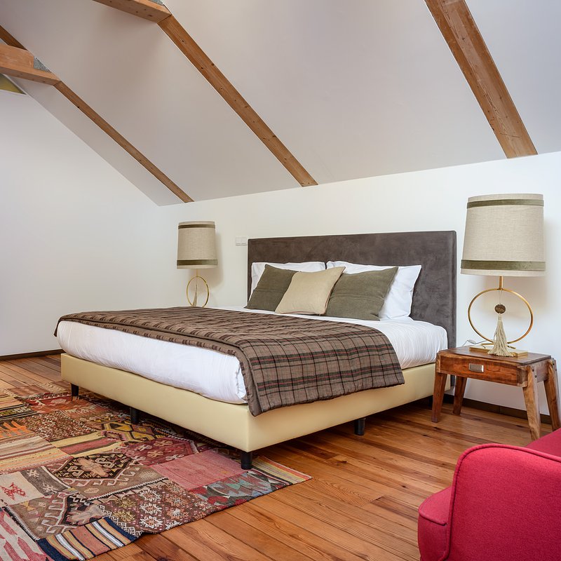 Small Portuguese Hotels_Condes de Azevedo Palace03.jpg