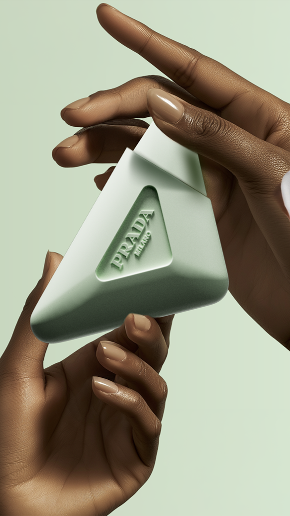 Prada The Hand