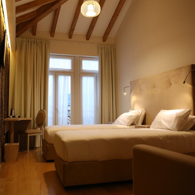 Muralha Charmhouse 7_ Small Portuguese Hotels.jpg