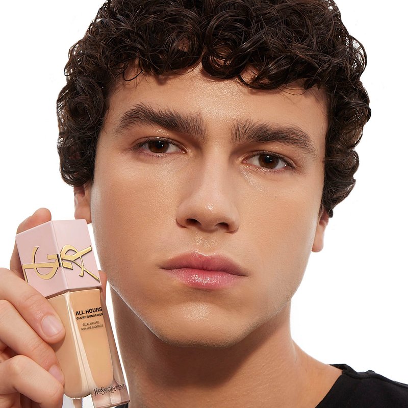 ysl_dmi_makf_ah_fdt-25_glow_wearable_attitude-full-face_result_shade-ln9_light-skintone_roman_product-in-hand_square_3000x3000px_3614274403381_rgb.jpg