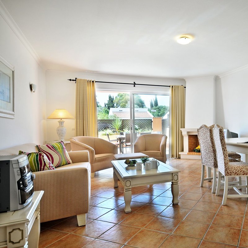 Small Portuguese Hotels_ Jardim da Meia Praia3-jardim-da-meia-praia_apt_1-5-.jpg