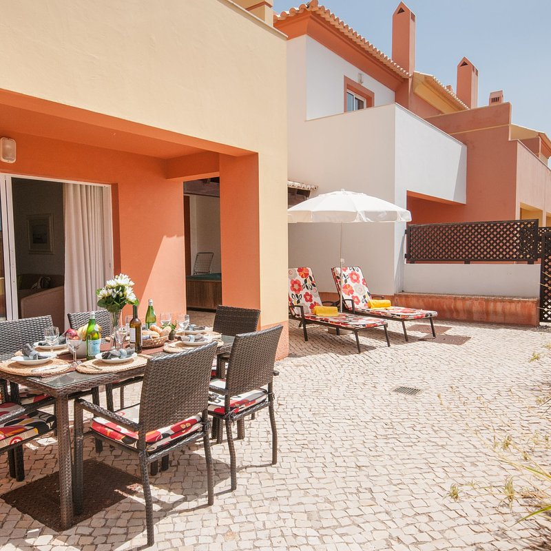 Small Portuguese Hotels_ Jardim da Meia Praia3-jardim-da-meia-praia_apt_1-11-.jpg