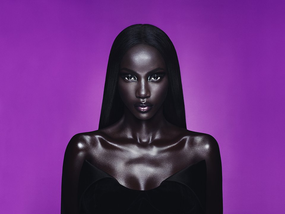 MUGLER_2025_ALIEN EXTRAINTENSE_KV MODELSHOT_NO LOGO.jpg