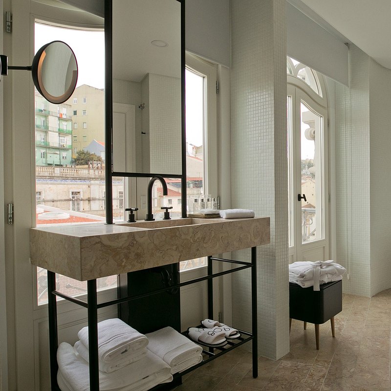 1908 Lisboa Hotel_Small Portuguese Hotels7.jpg