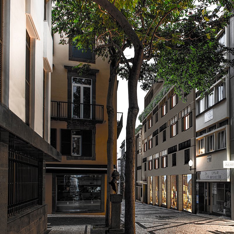 Exterior_MR residence.jpg