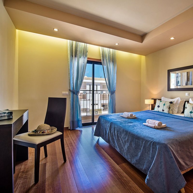SmallPortugueseHotels_baia-da-luz-34-.jpg