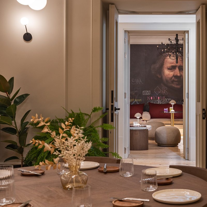 Copy of art-restaurant-10.jpg
