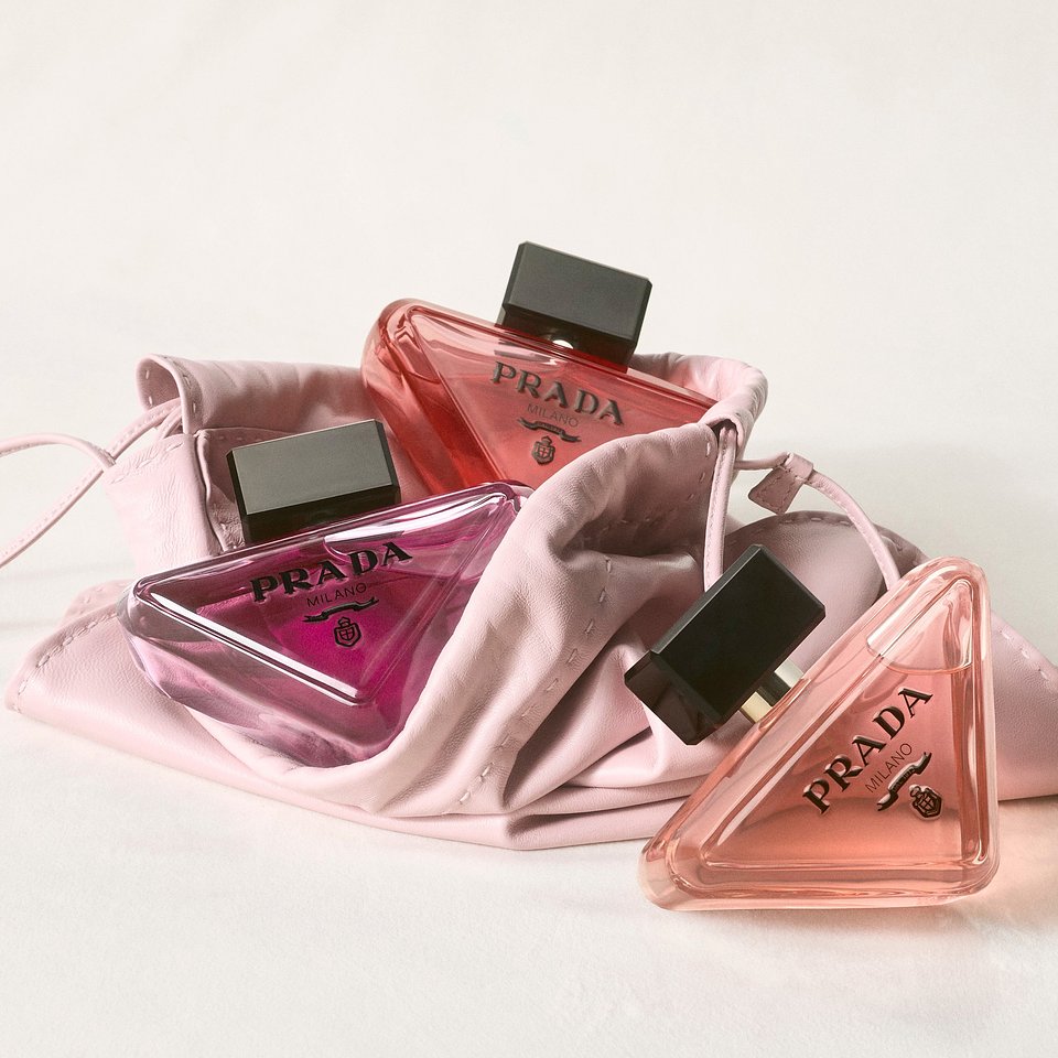 Prada_26_Paradoxe_Sweet Chemistry_Still Life_Pradaness_Trio_90ml_1x1_JPG_3612624619284.jpg