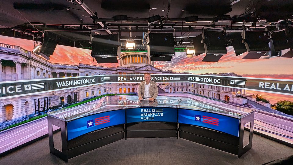 RAV White House Correspondent Brian Glenn in RAV's new state-of-the-art D.C. studio.